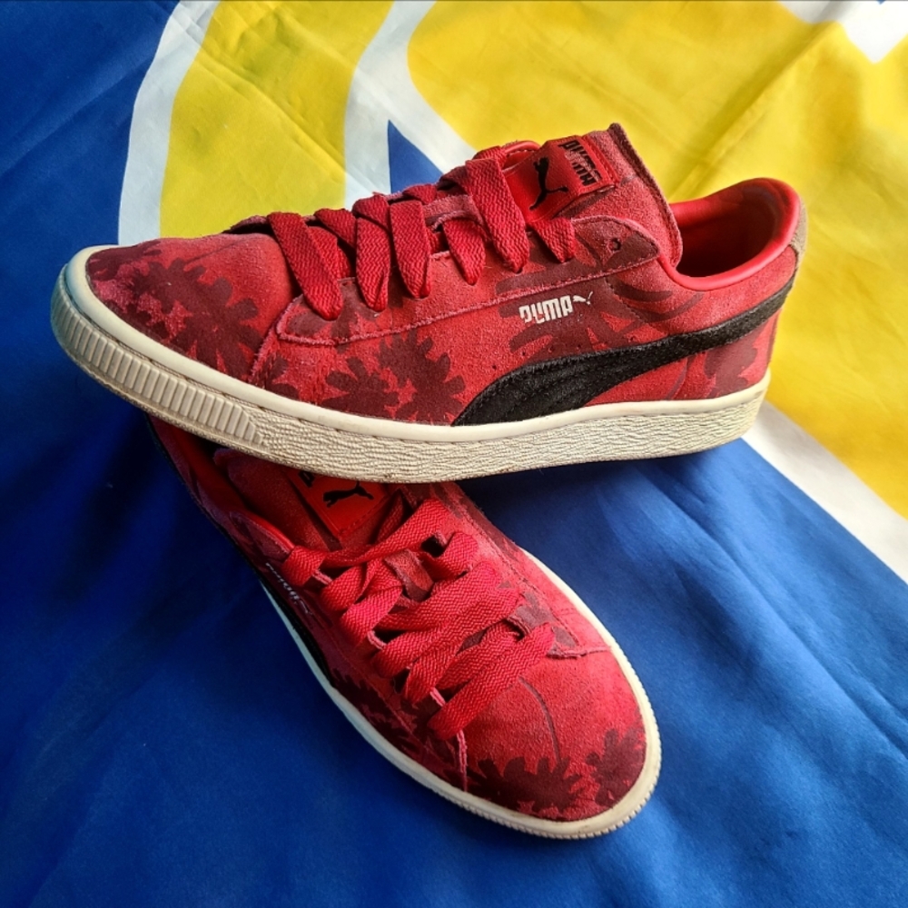 Boy's Size 6.5 Puma Tropical Red Sneakers with Black Logo